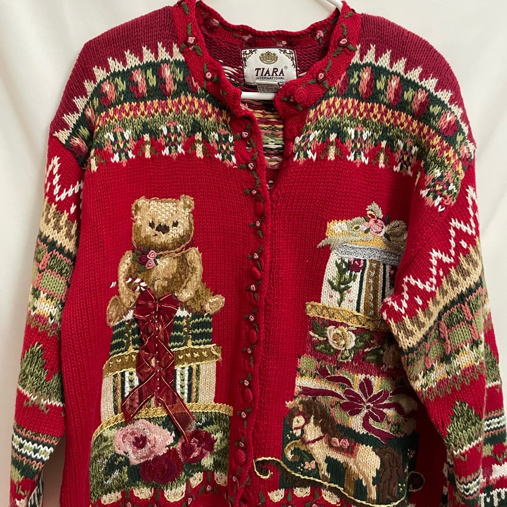 Tiara International Cardigan Sweater Christmas Holiday Theme Teddy Bear.  Roses